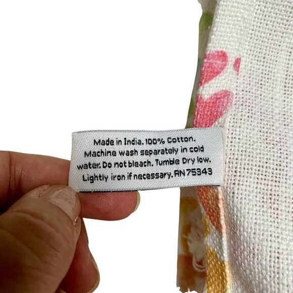 Cupcakes and Cashmere At Home Rainbow Heart Tassel Cotton Table Runner NWT - Picture 8 of 8